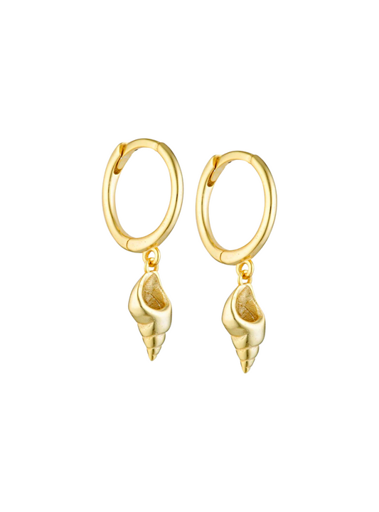 Shop freshwater pearl jewellery, pearl necklace, pearl earrings, pearl bracelets, gold accessories, gold jewellery, seashell hoop earring, on trend jewellery for women